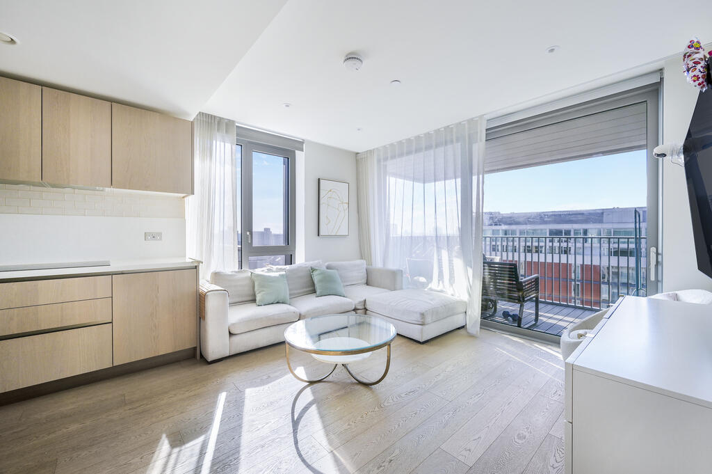 3 bed 1st Floor Flat for rent in Battersea. From Winchester White - Battersea 3 bed 1st Floor Flat for rent in Battersea. From Winchester White - Battersea