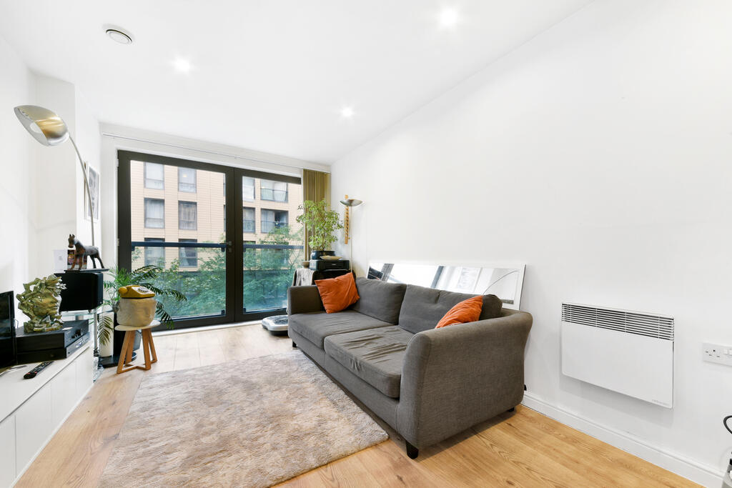 1 bed 1st Floor Flat for rent in Clapham. From Winchester White - Battersea 1 bed 1st Floor Flat for rent in Clapham. From Winchester White - Battersea