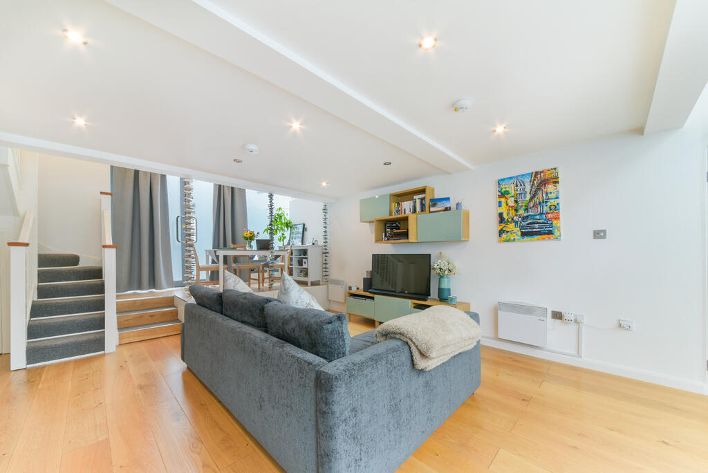 1 bed 1st Floor Flat for rent in Wandsworth. From Winchester White - Battersea 1 bed 1st Floor Flat for rent in Wandsworth. From Winchester White - Battersea