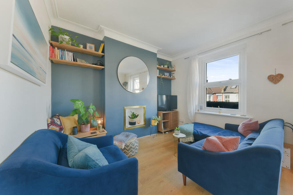 1 bed 1st Floor Flat for rent in Wandsworth. From Winchester White - Battersea