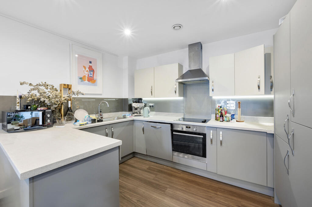 2 bed 1st Floor Flat for rent in Streatham. From Winchester White - Battersea 2 bed 1st Floor Flat for rent in Streatham. From Winchester White - Battersea