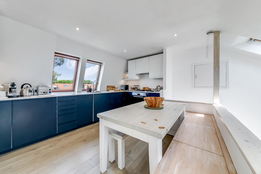 1 bed 1st Floor Flat for rent in Streatham. From Winchester White - Battersea