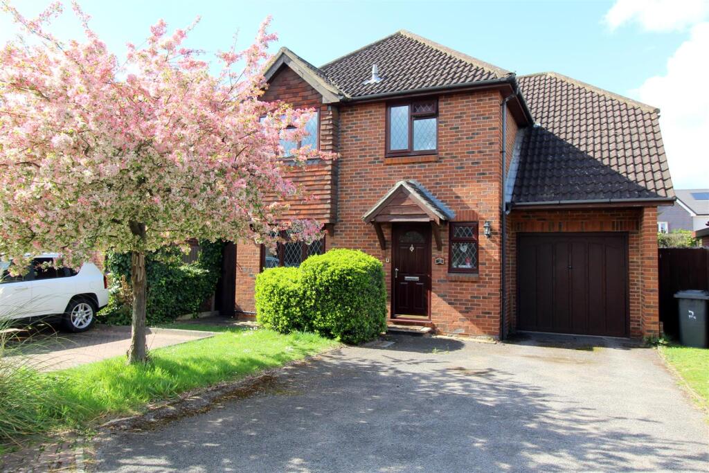 4 bed Detached for rent in Addlestone. From Wingate and Withers Limited - Byfleet