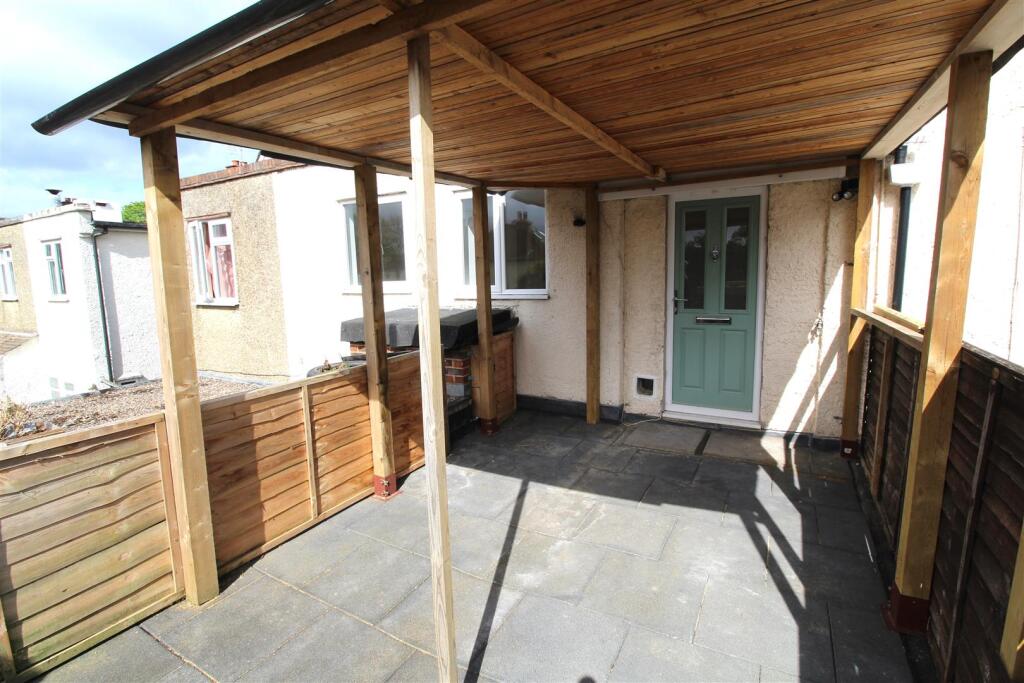 2 bed Detached for rent in Byfleet. From Wingate and Withers Limited - Byfleet