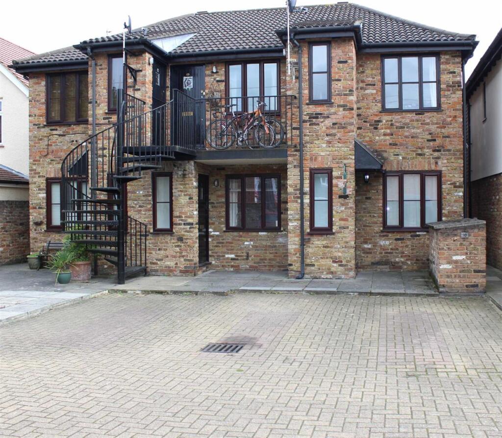 1 bed Apartment for rent in Byfleet. From Wingate and Withers Limited - Byfleet