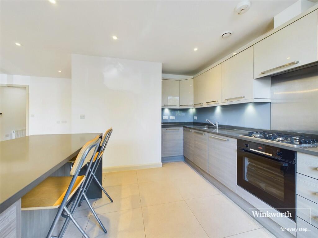 3 bed Apartment for rent in London. From Winkworth - Kingsbury