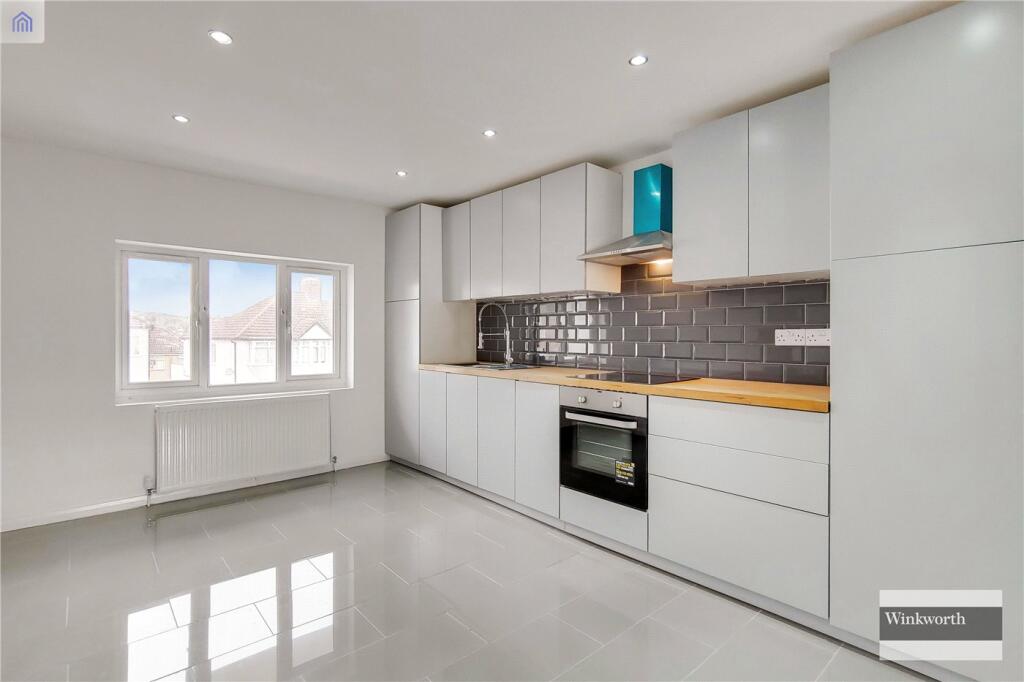 3 bed Apartment for rent in Hendon. From Winkworth - Kingsbury - Sales