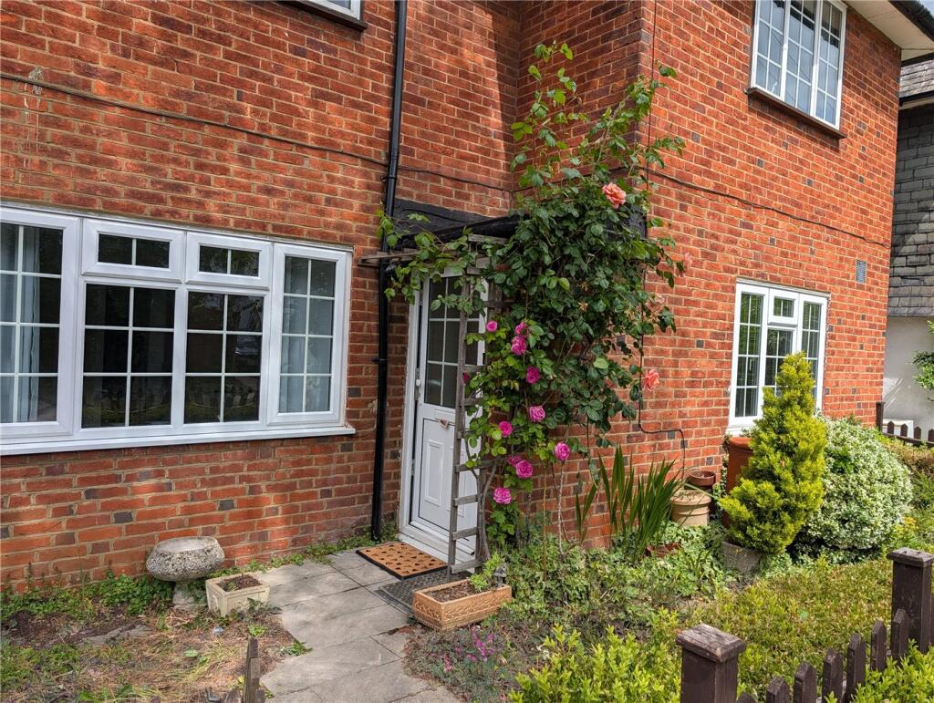 2 bed House (unspecified) for rent in London. From Winkworth - Kingsbury - Sales