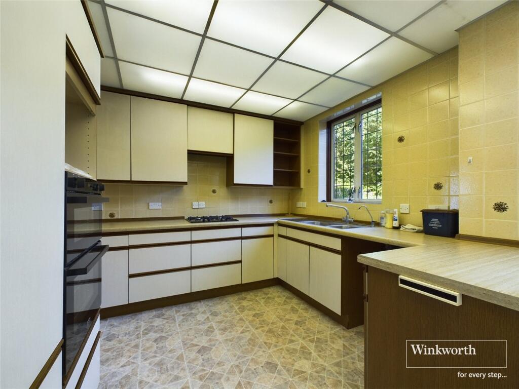 4 bed Semi Detached for rent in London. From Winkworth - Kingsbury - Sales 4 bed Semi Detached for rent in London. From Winkworth - Kingsbury - Sales