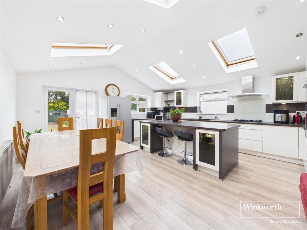 4 bed Semi Detached for rent in Harrow. From Winkworth - Kingsbury