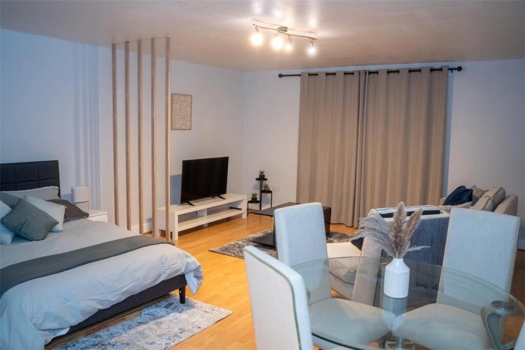 4 bed Studio for rent in Poplar. From Winkworth - Kingsbury 4 bed Studio for rent in Poplar. From Winkworth - Kingsbury
