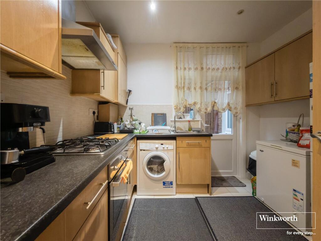 3 bed Apartment for rent in Wembley. From Winkworth - Kingsbury