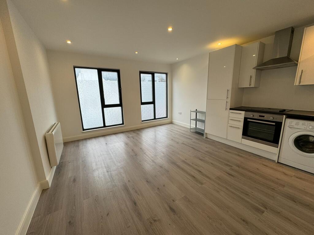 1 bed 1st Floor Flat for rent in London. From Wonderlease