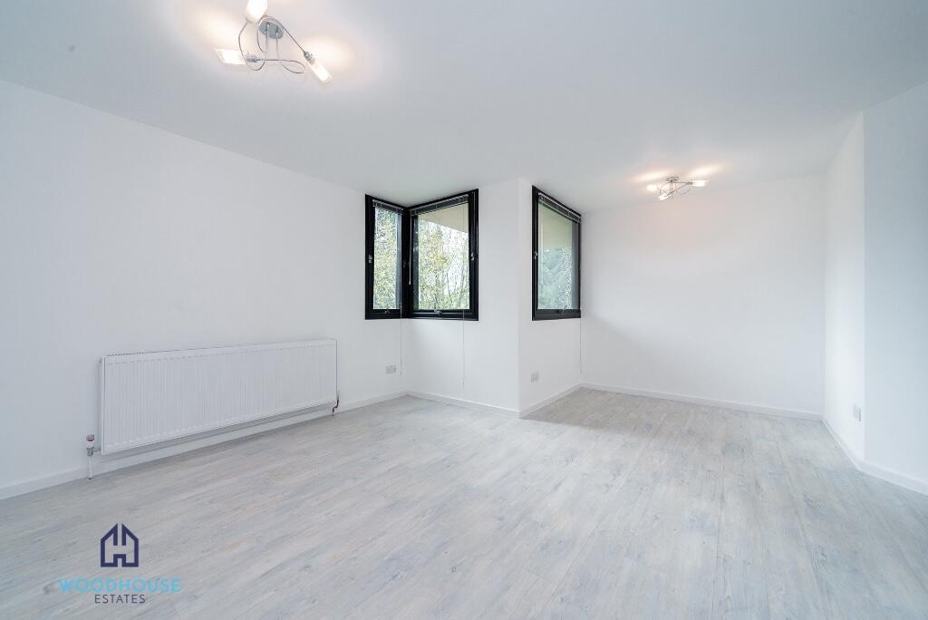 3 bed 1st Floor Flat for rent in Hampstead. From WOODHOUSE ESTATES AGENTS