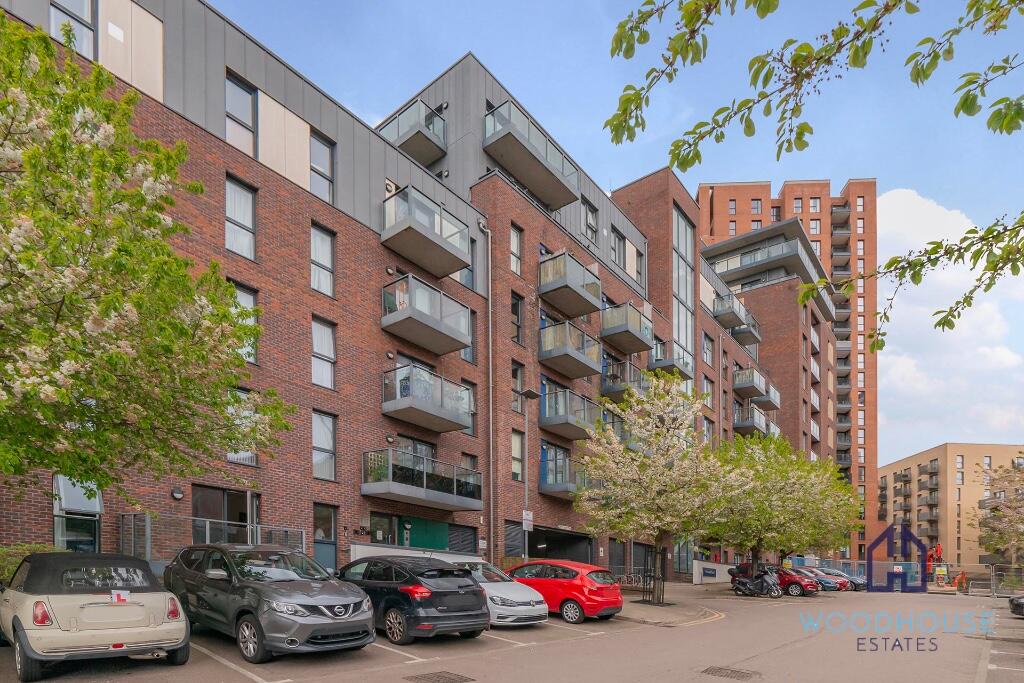 1 bed 1st Floor Flat for rent in Hendon. From WOODHOUSE ESTATES AGENTS