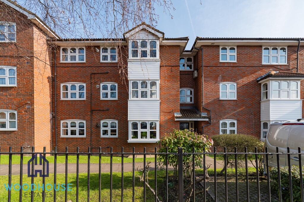 2 bed 1st Floor Flat for rent in Harrow. From WOODHOUSE ESTATES AGENTS