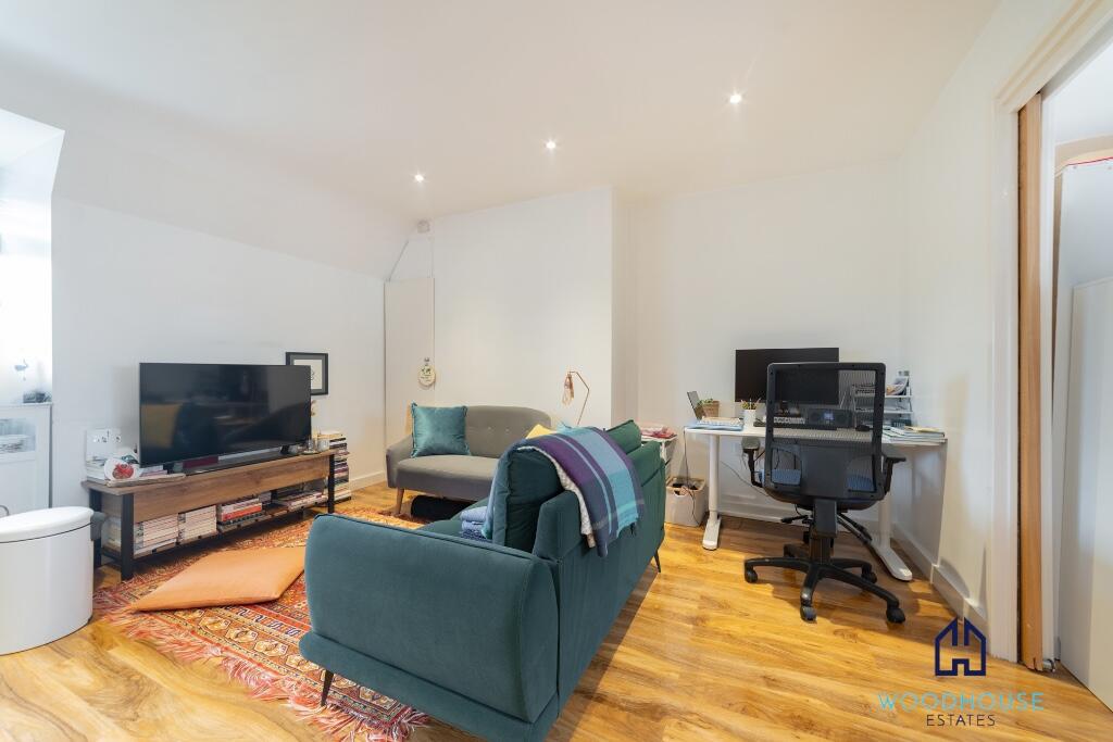 1 bed 1st Floor Flat for rent in Friern Barnet. From WOODHOUSE ESTATES AGENTS 1 bed 1st Floor Flat for rent in Friern Barnet. From WOODHOUSE ESTATES AGENTS