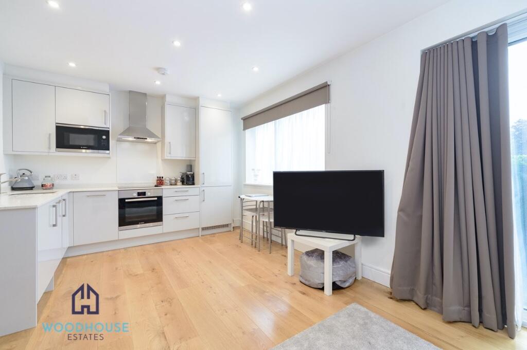 1 bed Apartment for rent in Bushey. From WOODHOUSE ESTATES AGENTS