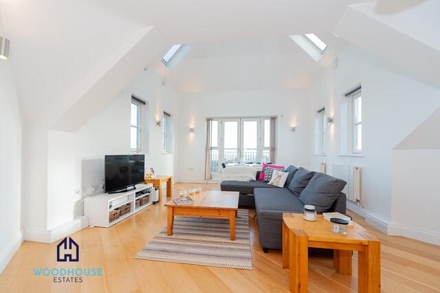 2 bed Apartment for rent in Barnet. From WOODHOUSE ESTATES AGENTS