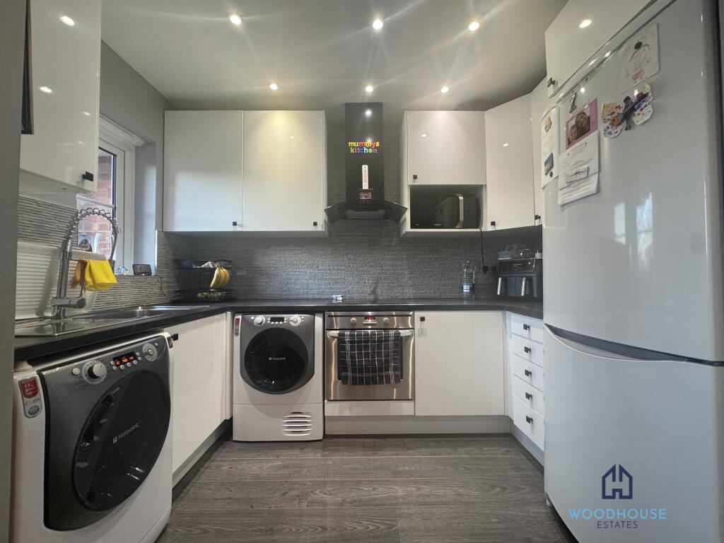 2 bed 1st Floor Flat for rent in Willesden. From WOODHOUSE ESTATES AGENTS 2 bed 1st Floor Flat for rent in Willesden. From WOODHOUSE ESTATES AGENTS