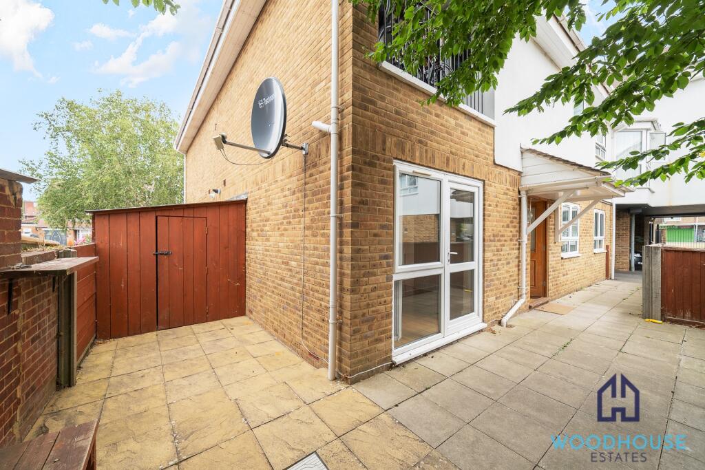 2 bed House (unspecified) for rent in Hayes. From WOODHOUSE ESTATES AGENTS