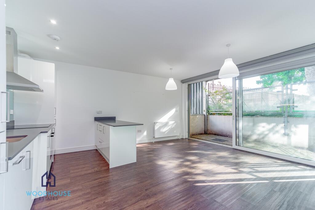2 bed 1st Floor Flat for rent in Camden Town. From WOODHOUSE ESTATES AGENTS