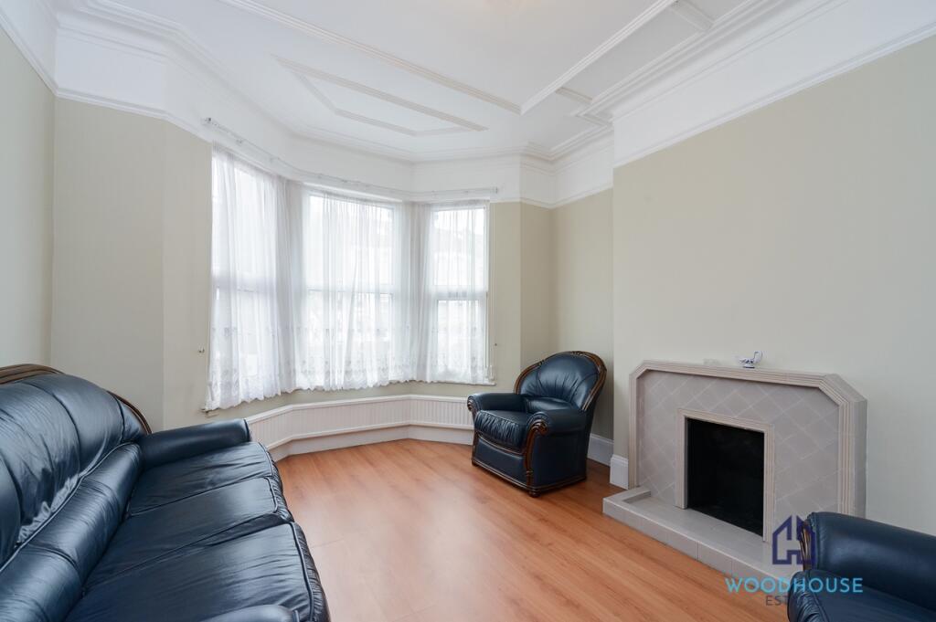 4 bed Mid Terraced House for rent in Friern Barnet. From WOODHOUSE ESTATES AGENTS 4 bed Mid Terraced House for rent in Friern Barnet. From WOODHOUSE ESTATES AGENTS