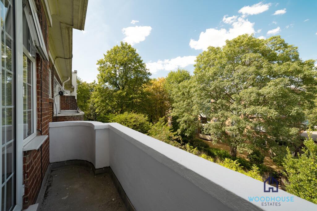 3 bed 1st Floor Flat for rent in Hampstead. From WOODHOUSE ESTATES AGENTS