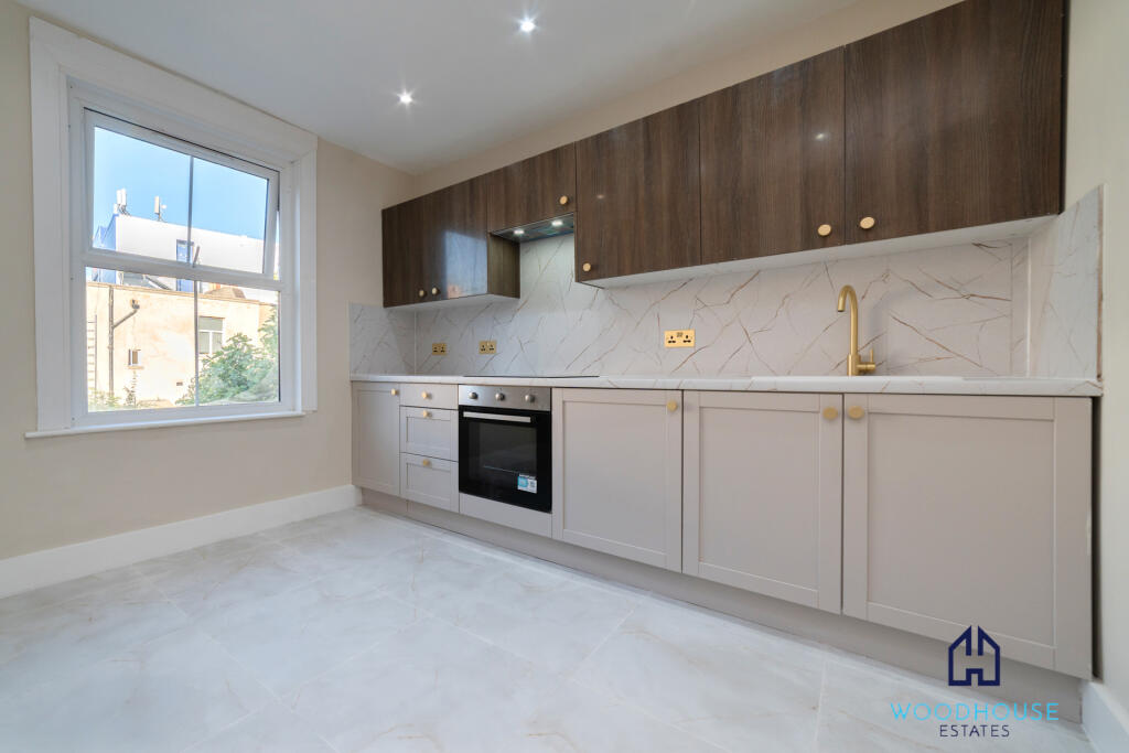 2 bed 1st Floor Flat for rent in Acton. From WOODHOUSE ESTATES AGENTS