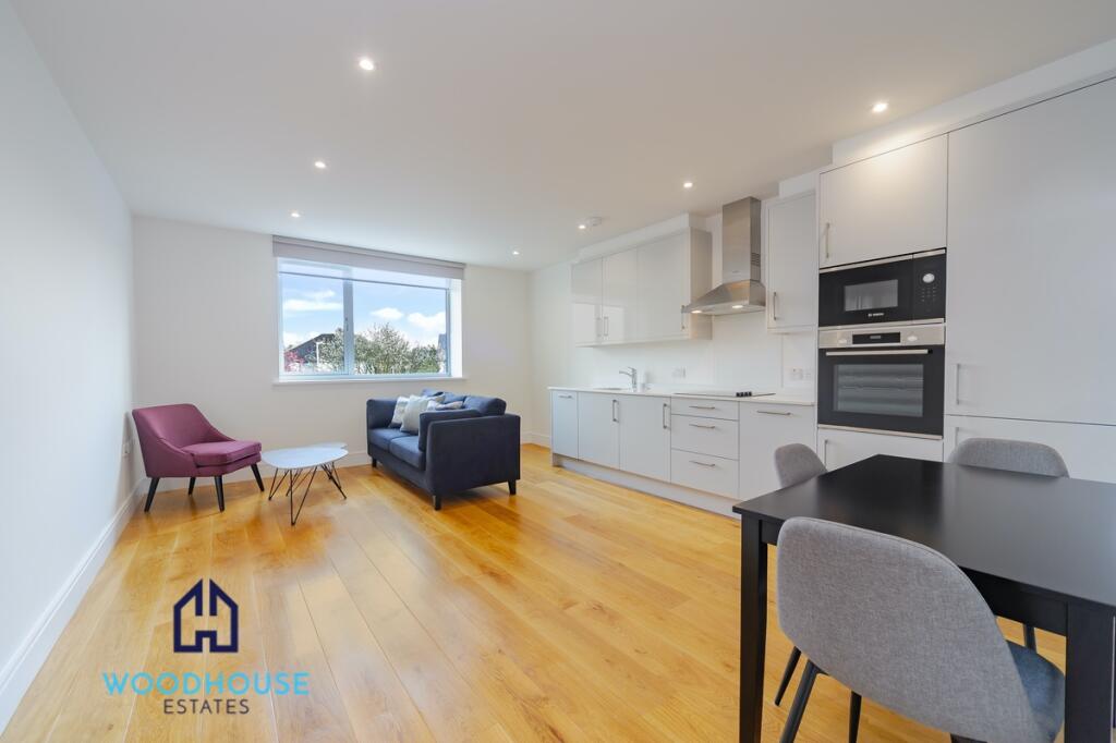 1 bed 1st Floor Flat for rent in Bushey. From WOODHOUSE ESTATES AGENTS