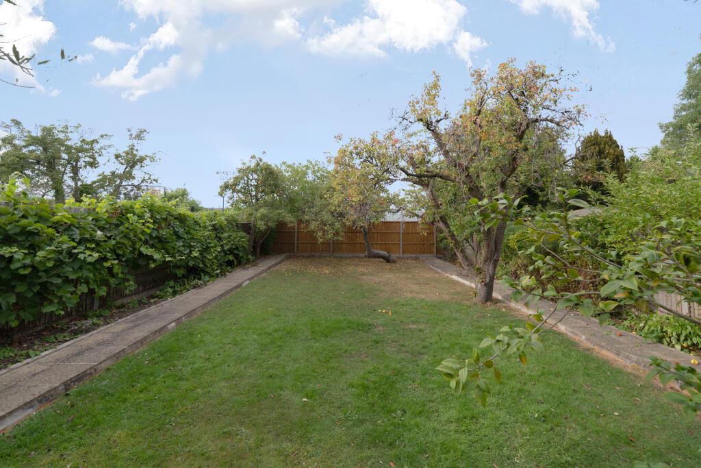 4 bed Semi Detached for rent in Hornsey. From WOODHOUSE ESTATES AGENTS 4 bed Semi Detached for rent in Hornsey. From WOODHOUSE ESTATES AGENTS