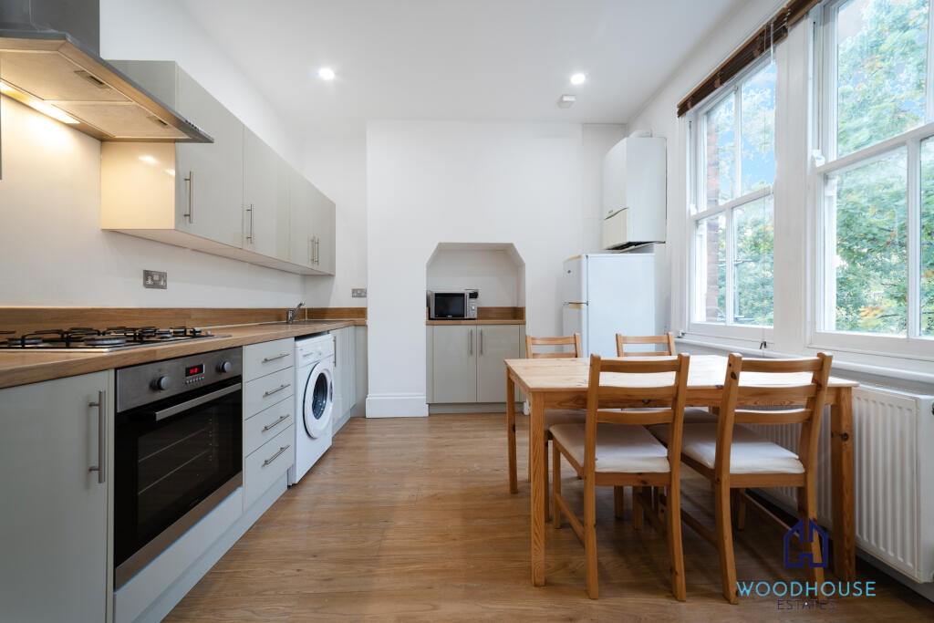 2 bed 1st Floor Flat for rent in Paddington. From WOODHOUSE ESTATES AGENTS