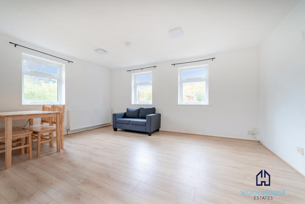 2 bed 1st Floor Flat for rent in Harpenden. From WOODHOUSE ESTATES AGENTS