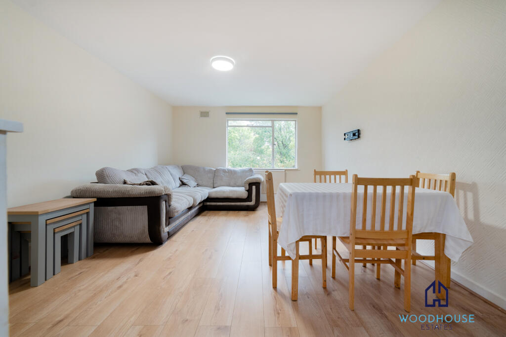 1 bed 1st Floor Flat for rent in Wimbledon. From WOODHOUSE ESTATES AGENTS