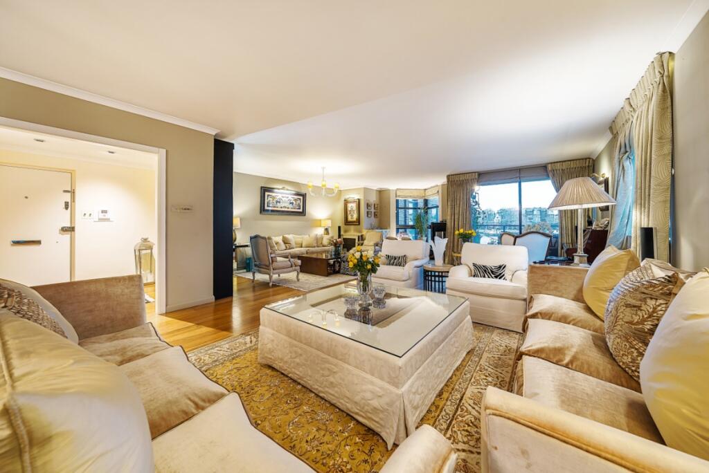 5 bed 1st Floor Flat for rent in London. From Kinleigh Folkard & Hayward - Lettings - Battersea Park Lettings