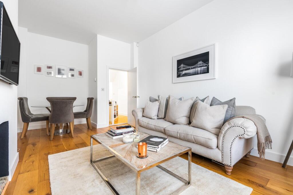 1 bed 1st Floor Flat for rent in London. From Kinleigh Folkard & Hayward - Lettings - Battersea Park Lettings