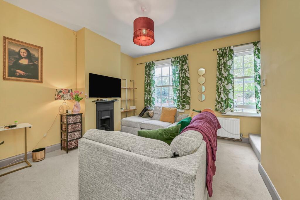 3 bed 1st Floor Flat for rent in Battersea. From Kinleigh Folkard & Hayward - Lettings - Battersea Park Lettings 3 bed 1st Floor Flat for rent in Battersea. From Kinleigh Folkard & Hayward - Lettings - Battersea Park Lettings
