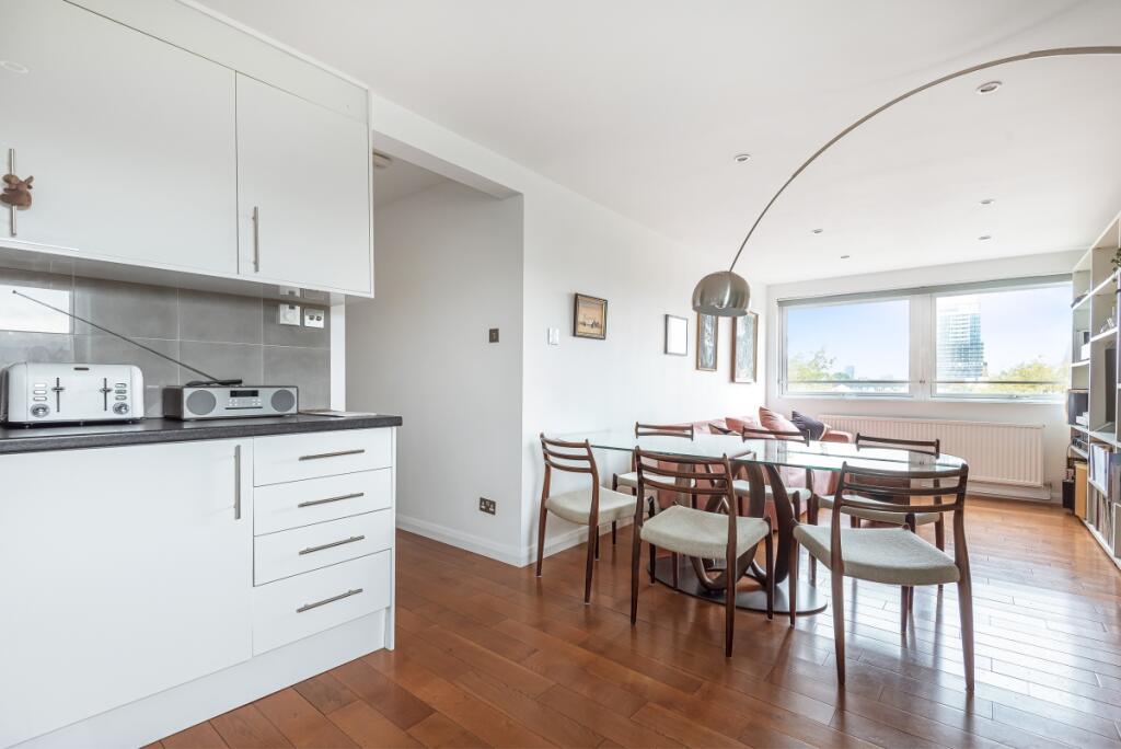 2 bed 1st Floor Flat for rent in Battersea. From Kinleigh Folkard & Hayward - Lettings - Battersea Park Lettings