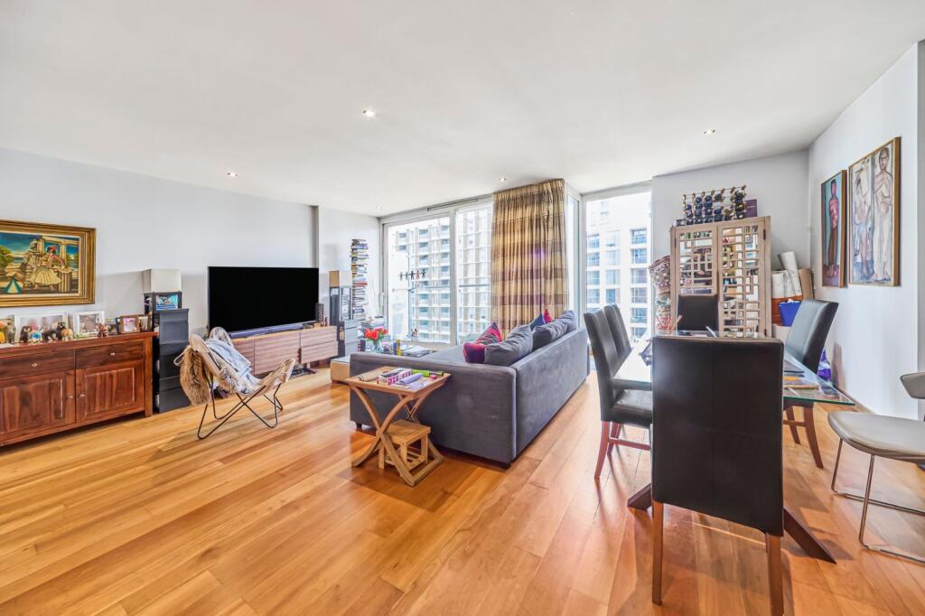 2 bed 1st Floor Flat for rent in Battersea. From Kinleigh Folkard & Hayward - Lettings - Battersea Park Lettings