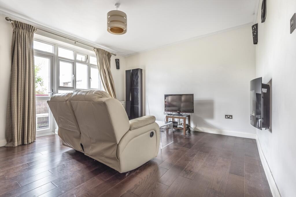 3 bed 1st Floor Flat for rent in Battersea. From Kinleigh Folkard & Hayward - Lettings - Battersea Park Lettings 3 bed 1st Floor Flat for rent in Battersea. From Kinleigh Folkard & Hayward - Lettings - Battersea Park Lettings