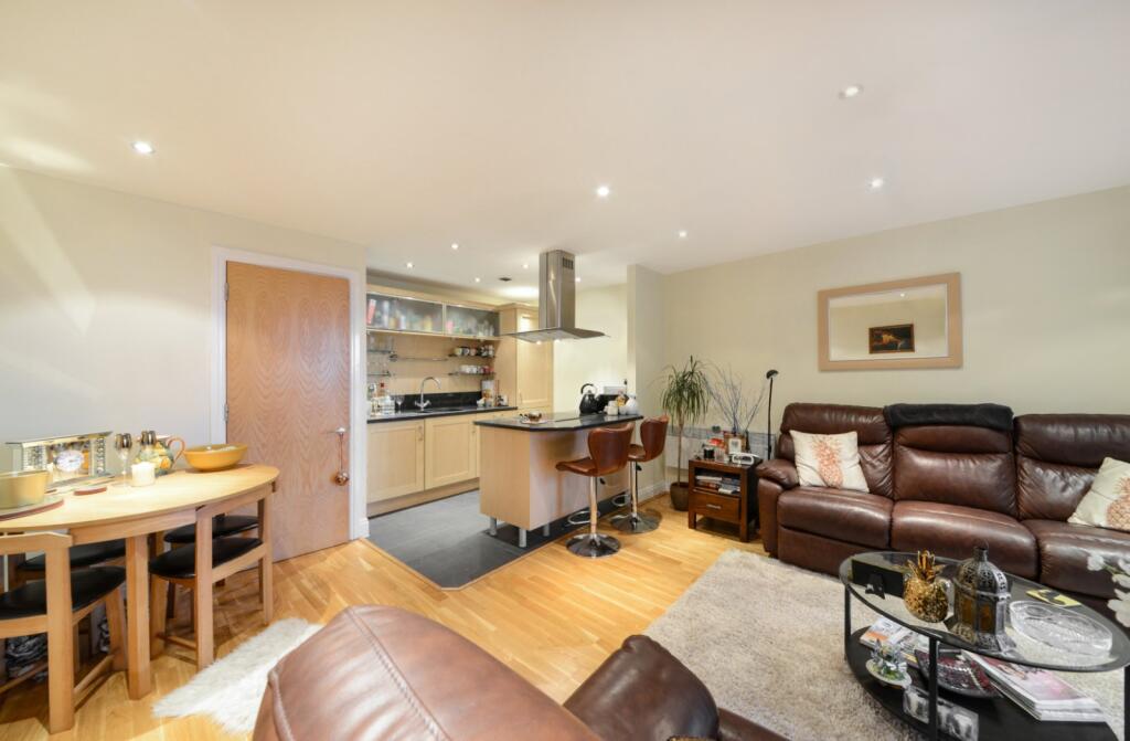 2 bed 1st Floor Flat for rent in Battersea. From Kinleigh Folkard & Hayward - Lettings - Battersea Park Lettings 2 bed 1st Floor Flat for rent in Battersea. From Kinleigh Folkard & Hayward - Lettings - Battersea Park Lettings