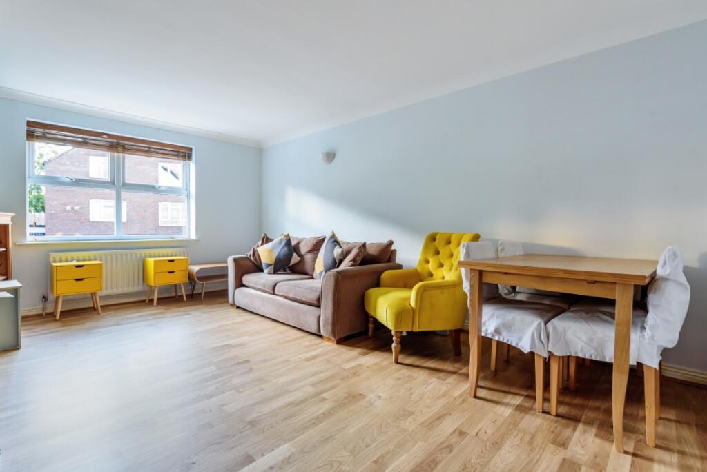 2 bed 1st Floor Flat for rent in Battersea. From Kinleigh Folkard & Hayward - Lettings - Battersea Park Lettings