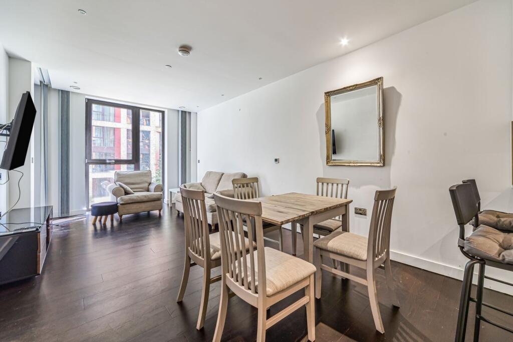 2 bed 1st Floor Flat for rent in London. From Kinleigh Folkard & Hayward - Lettings - Battersea Park Lettings