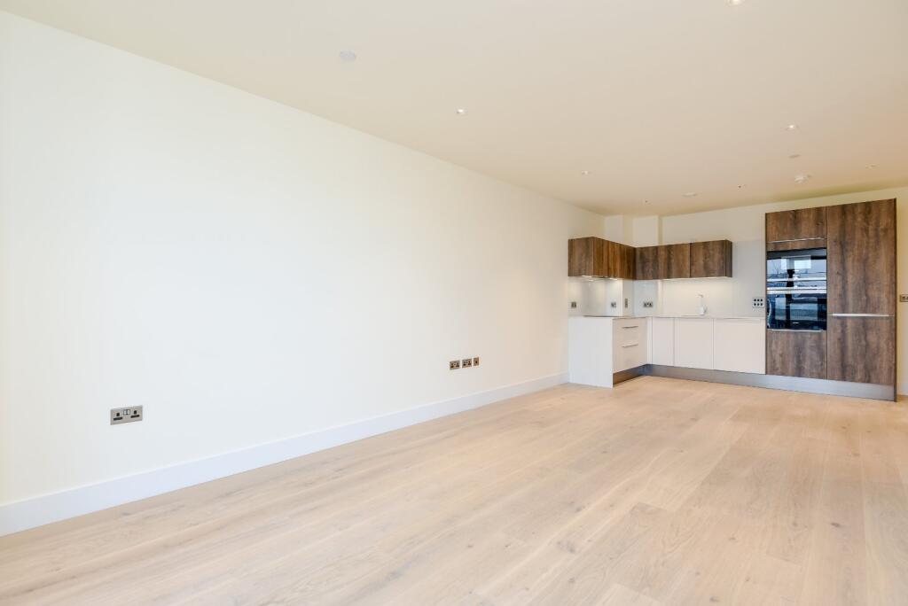 2 bed 1st Floor Flat for rent in London. From Kinleigh Folkard & Hayward - Lettings - Battersea Park Lettings
