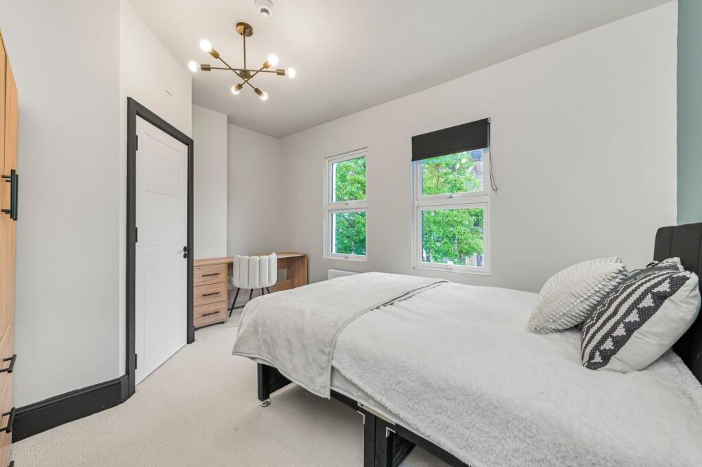4 bed Detached for rent in Clapham. From Kinleigh Folkard & Hayward - Lettings - Battersea Park Lettings 4 bed Detached for rent in Clapham. From Kinleigh Folkard & Hayward - Lettings - Battersea Park Lettings
