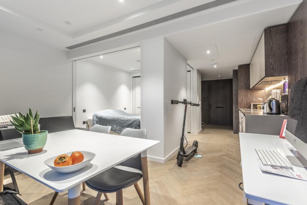 1 bed 1st Floor Flat for rent in Battersea. From Kinleigh Folkard & Hayward - Lettings - Battersea Park Lettings