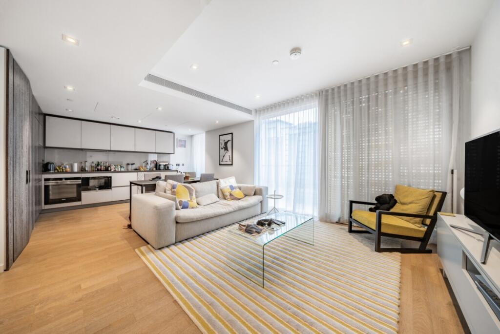 2 bed 1st Floor Flat for rent in London. From Kinleigh Folkard & Hayward - Lettings - Battersea Park Lettings