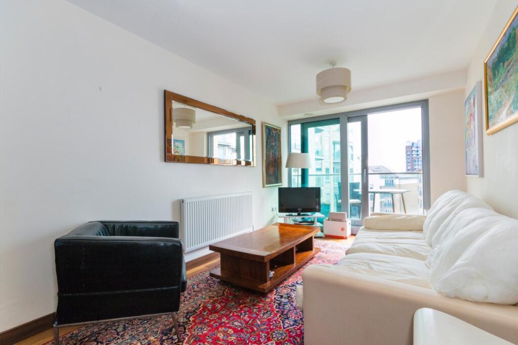 2 bed 1st Floor Flat for rent in Battersea. From Kinleigh Folkard & Hayward - Lettings - Battersea Park Lettings