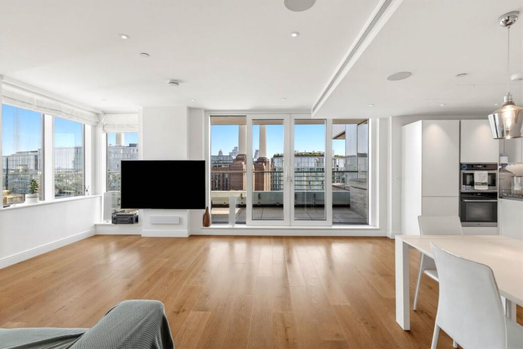 4 bed 1st Floor Flat for rent in London. From Kinleigh Folkard & Hayward - Lettings - Battersea Park Lettings