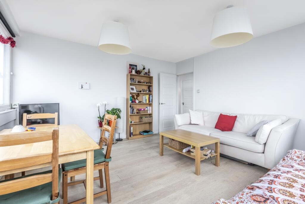 2 bed 1st Floor Flat for rent in Battersea. From Kinleigh Folkard & Hayward - Lettings - Battersea Park Lettings 2 bed 1st Floor Flat for rent in Battersea. From Kinleigh Folkard & Hayward - Lettings - Battersea Park Lettings